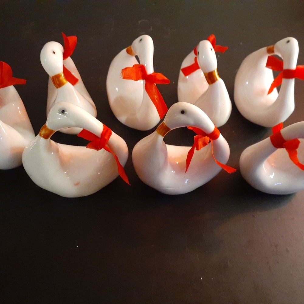Ron Gordon Designs Set Of 8 Duck Napkin Rings 3" wide with Red Ribbons